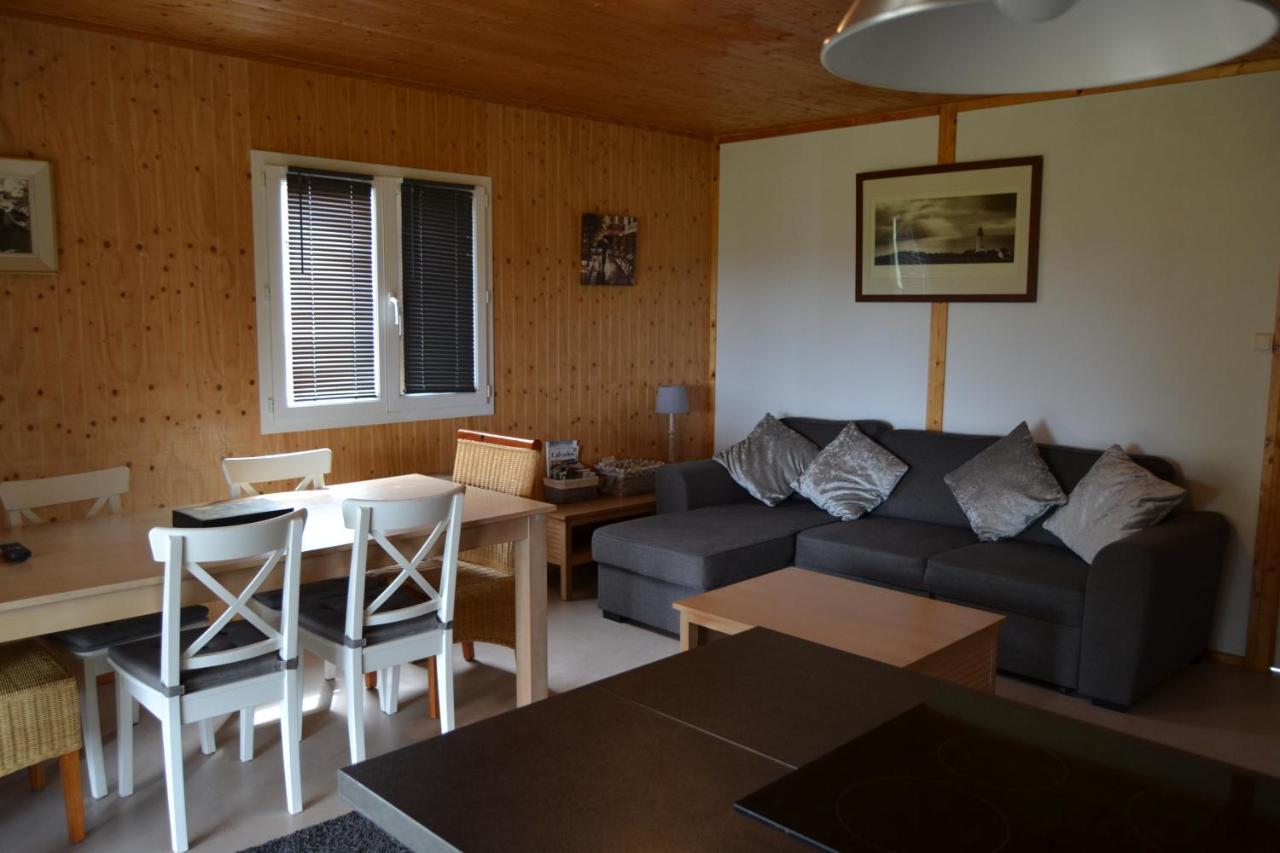 Beautiful Lake View 3 Bedroom Chalet. Saint-Manvieu-Bocage Exterior foto